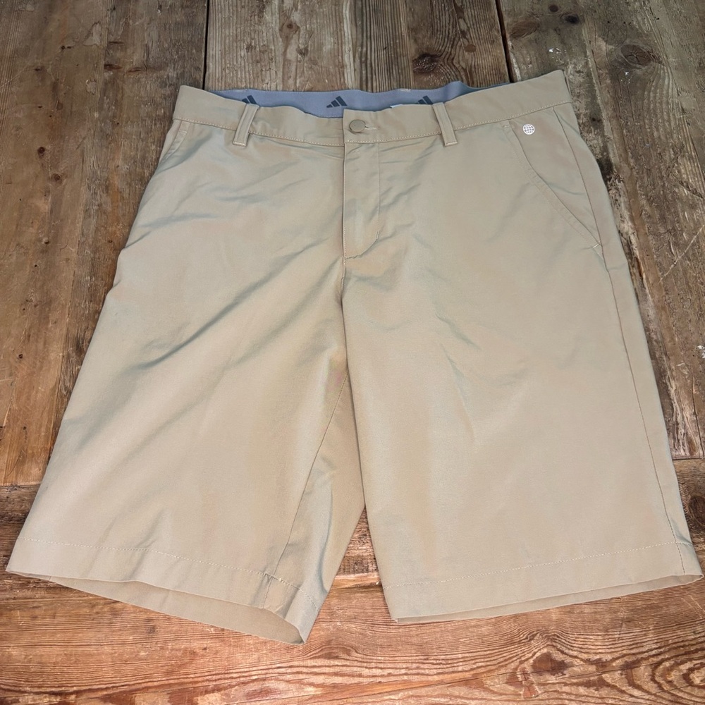 Adidas Ultimate365 8-Inch Hemp Khaki Golf Shorts HR7951
Men’s 32 - Picture 2 of 11